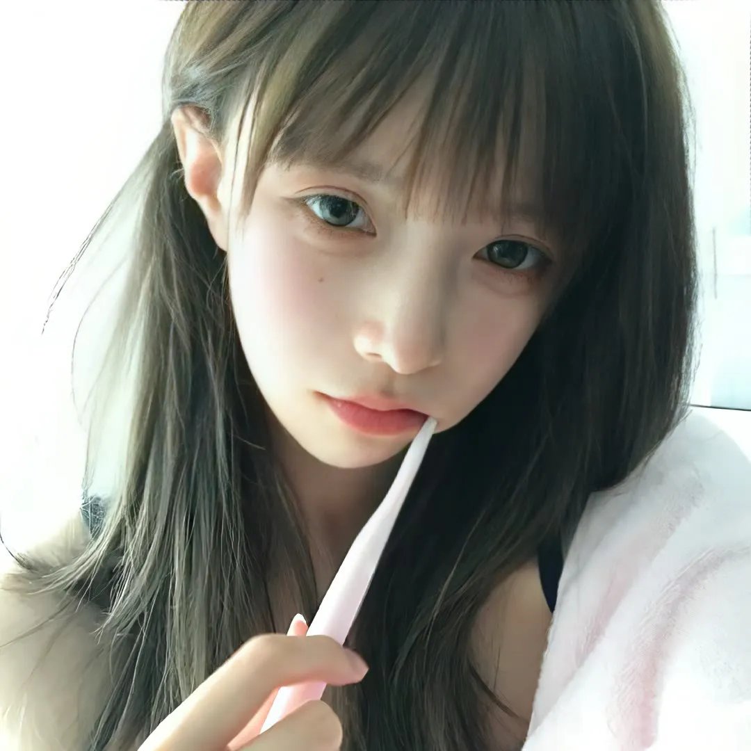 如月微笑